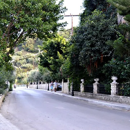 Paradise Hotel 3*