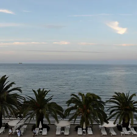 Paradise Hotell