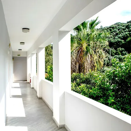 Paradise מלון ארגאסי