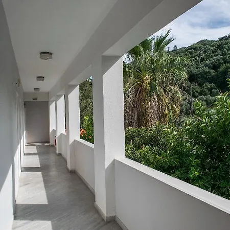 מלון Paradise ארגאסי